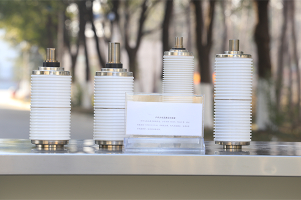 真空開(kāi)關(guān)管絕緣外殼采用玻璃材料，優(yōu)勢(shì)多多！